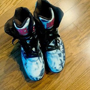 Nike Air Command Force
Bleached Denim